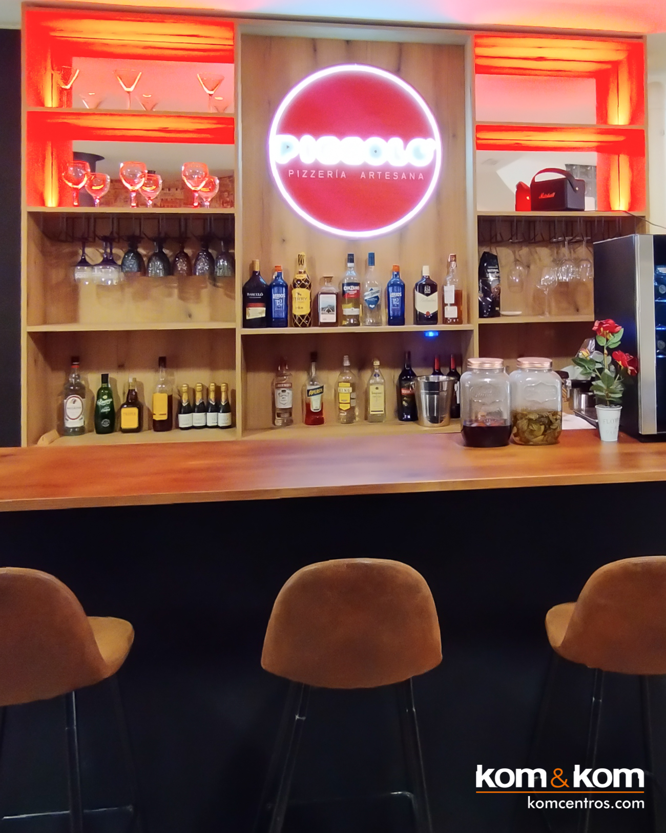 Barra y Botellero hecho a medida para Bar Restaurante Pizzería Yecla